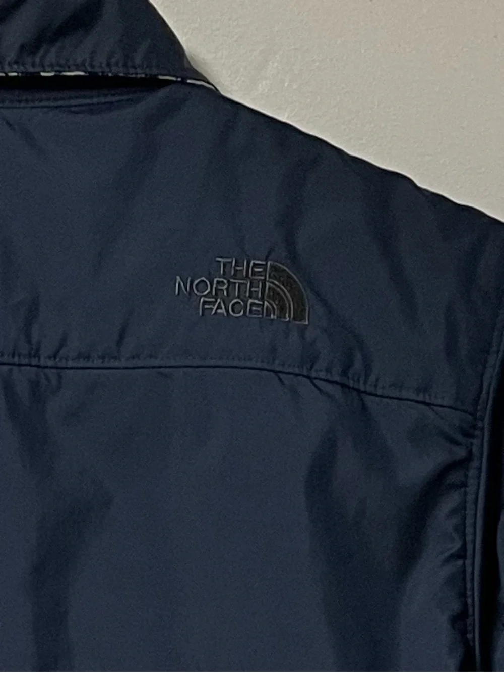 The North Face Boy’s 14/16-L Navy Button-Front Lightweight Jacket
